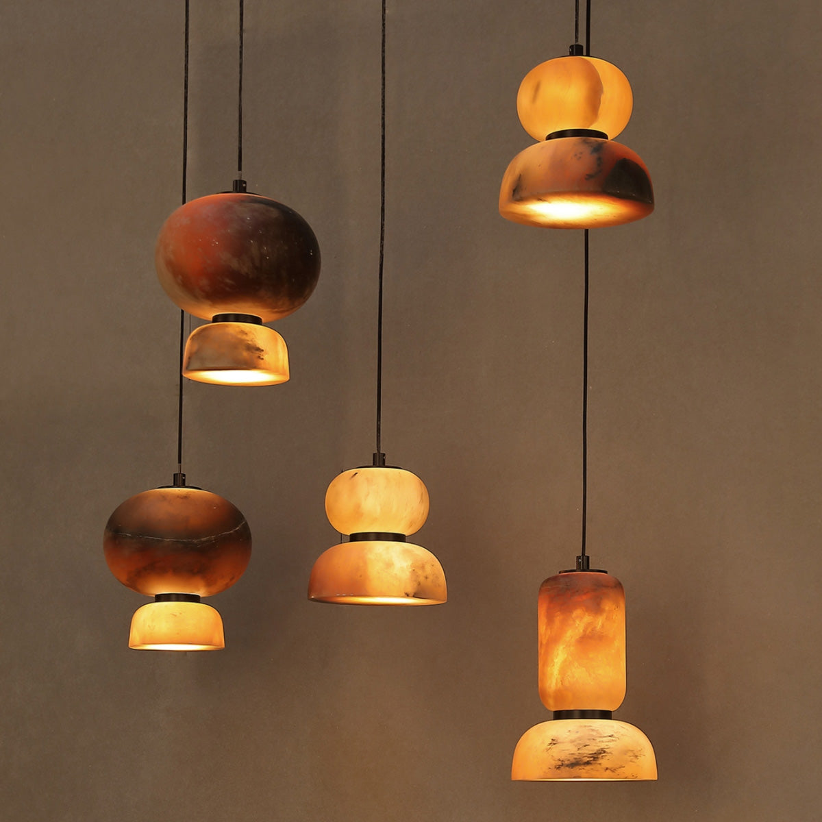 Swaroevan Eterna Vertical Alabaster Pendant